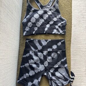 VS pink activewear set - top M bottoms S